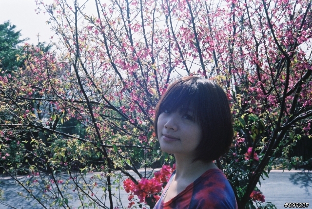 我的第一台"萊卡"canonet QL17  生於1965年 同場現映 canon flash unit J-2 古董閃燈 新增照片canonet QL17  第一捲