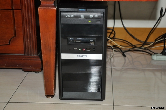 新電腦新機殼開箱GIGABYTE  MK01