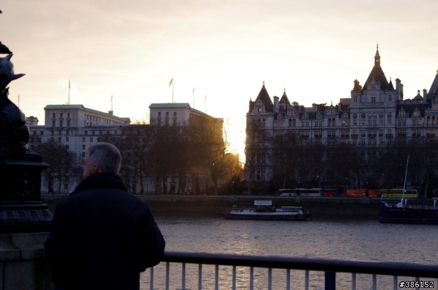 K5 + DA 16~ 50MM F2.8  London 忘了帶角架的一天