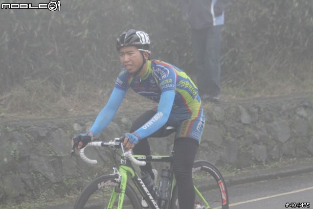 2011 環台賽 最終站...  霧茫茫 小油坑 400M 前 終點前!  台灣選手 加油