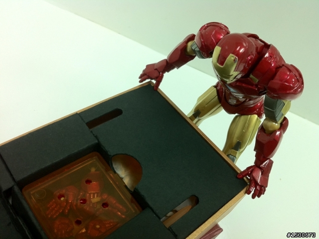 海洋堂輪轉特攝系例【IRON MAN】精美小套房