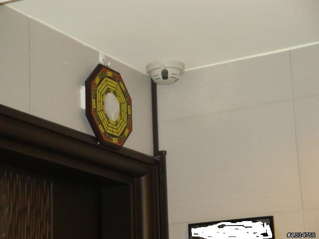 對面住戶加裝監視器，宣稱僅拍攝他們家門口而已，懇請各位大大協助判斷與協助