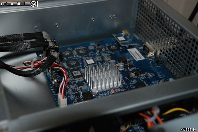 開心的Synology RS2211+ 和 RX1211 簡單開箱照