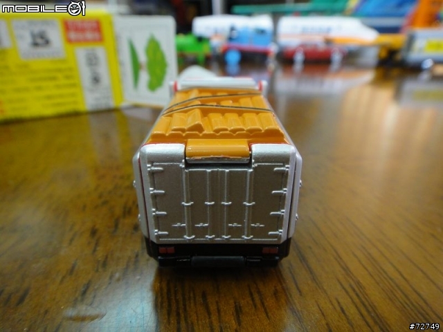 [開箱] 一台汽車 兩倍樂趣- VOOV極速變身車 (04.10新車介紹連結）