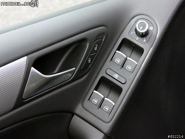 GOLF R 簡易開箱文~~(圖多!請耐心等候)