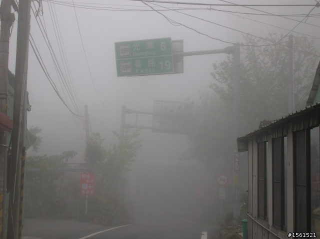 2011-0326阿里山霧中獨騎