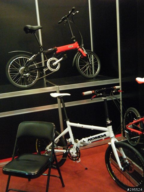 [情報] 很遲來的2011車展小輪車專門