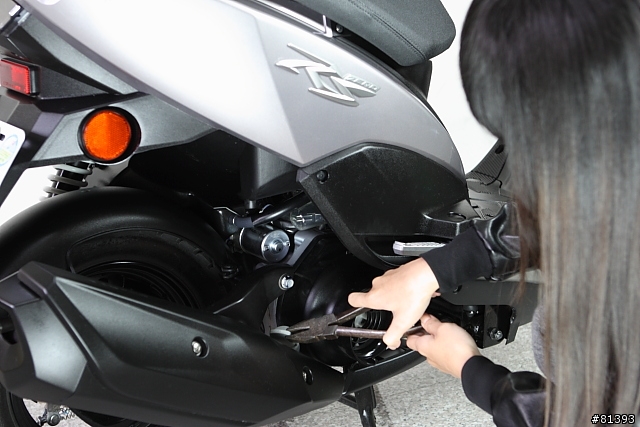 Yamaha RS Zero - 妹妹教你做全套機車基本DIY保養!! 零感體驗Part3