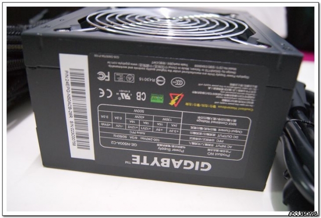 技嘉 雷瓦帝500W(純拍照)