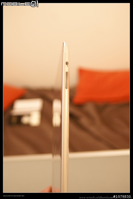 O氏 開箱~ Ipad 2 上桌!~