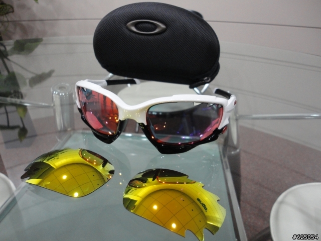 {開箱} 等待了兩個半月,終於到手了...~OAKLEY JAWBONE~
