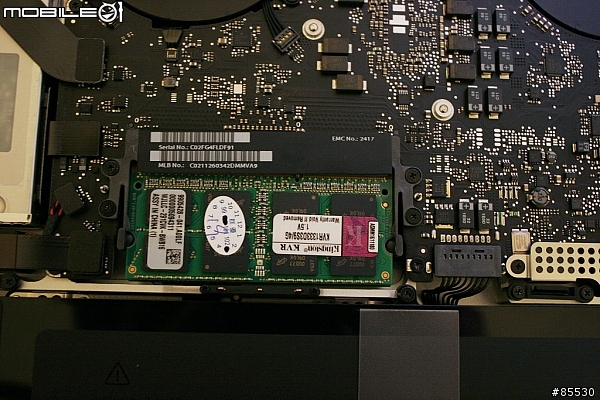 [敗家] 2011 MacBook Pro 15" + 120GB SSD + 8GB RAM 台灣版開箱 (更新：03/31 改裝第二顆硬碟)