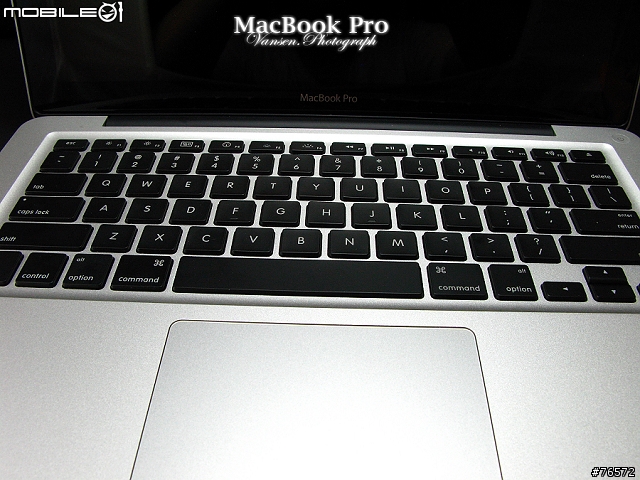 2011. MacBook Pro 13" 極速光速團入手＋高畫質開箱＋簡易心得