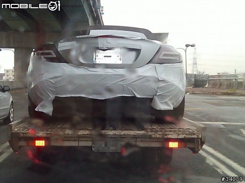 受驚！ 剛看見的 MERCEDES BENZ SLR ROADSTER
