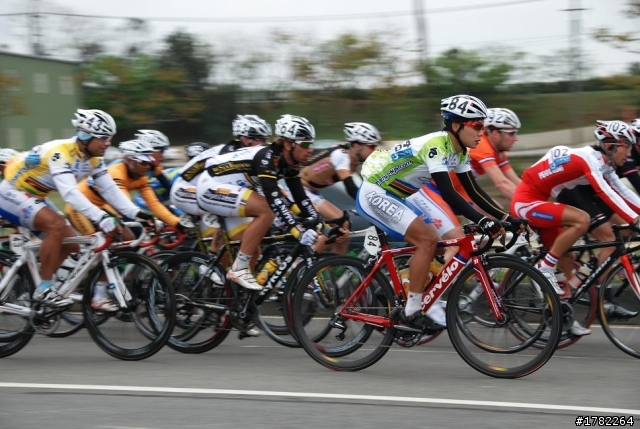 2011國際自由車環台賽 STAGE3(起點約2公里處)