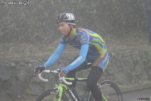 2011 環台賽 最終站...  霧茫茫 小油坑 400M 前 終點前!  台灣選手 加油