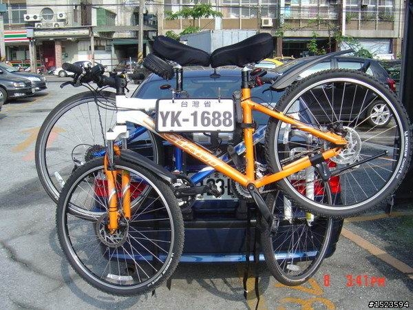 請教外掛自行車攜車架違規問題
