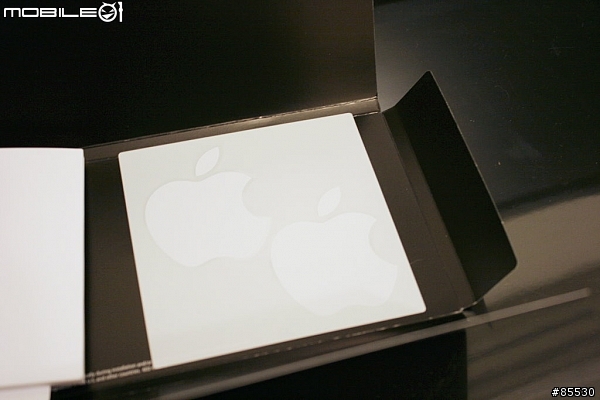 [敗家] 2011 MacBook Pro 15" + 120GB SSD + 8GB RAM 台灣版開箱 (更新：03/31 改裝第二顆硬碟)