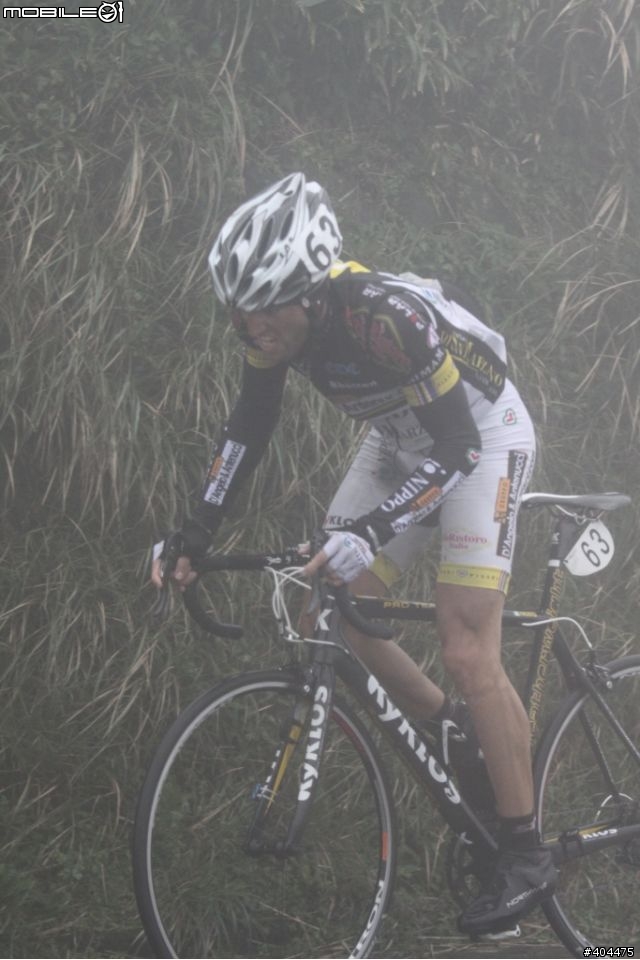 2011 環台賽 最終站...  霧茫茫 小油坑 400M 前 終點前!  台灣選手 加油