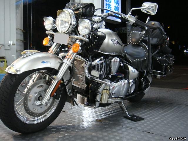重機分享~本田豪華旗鑑GoldWing GL1800寶藍加映VN900美式作風改裝