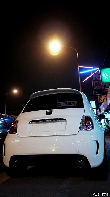 [開箱][圖超多]全台第一開箱,Fiat 500 Abarth 性能毒蠍!