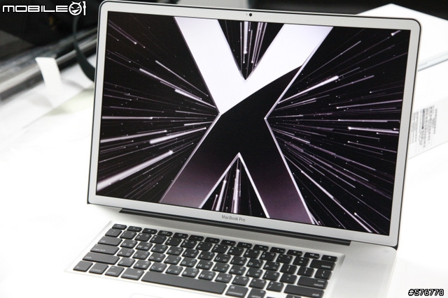 [開箱]2011 Macbook Pro 17" 臺灣客製化版本到貨!!
