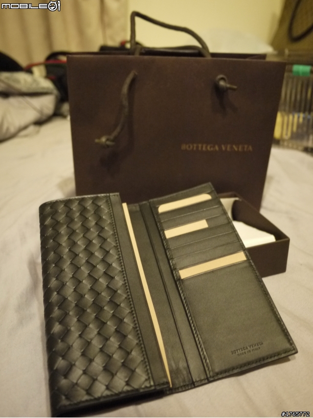 [開箱] 自己給自己的生日禮物 Botteag Veneta 長夾