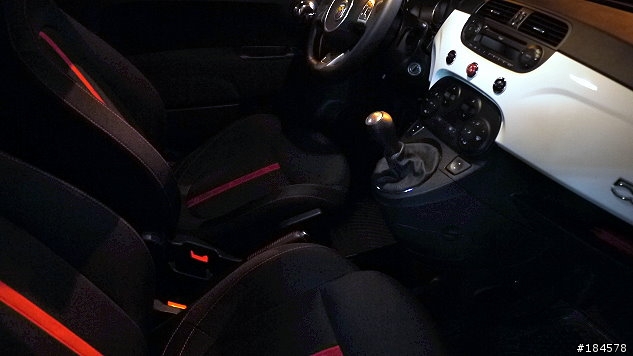 [開箱][圖超多]全台第一開箱,Fiat 500 Abarth 性能毒蠍!