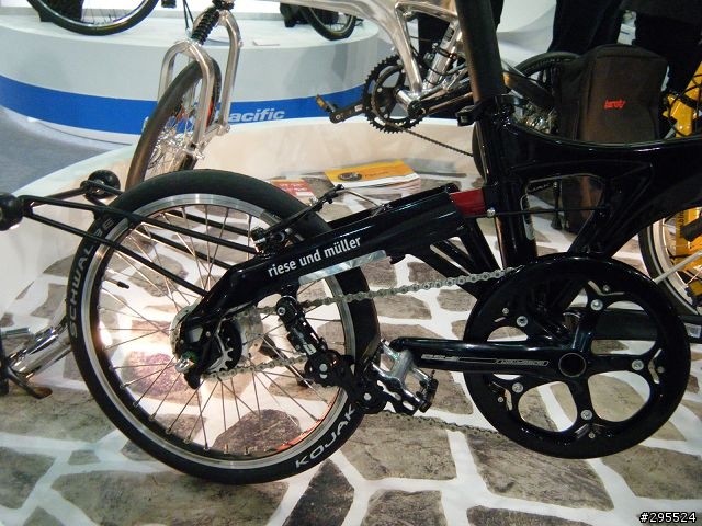 [情報] 很遲來的2011車展小輪車專門
