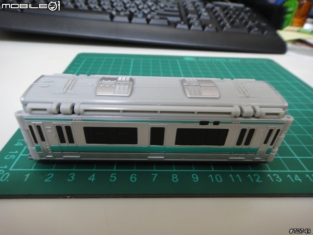[開箱] 一台汽車 兩倍樂趣- VOOV極速變身車 (04.10新車介紹連結）