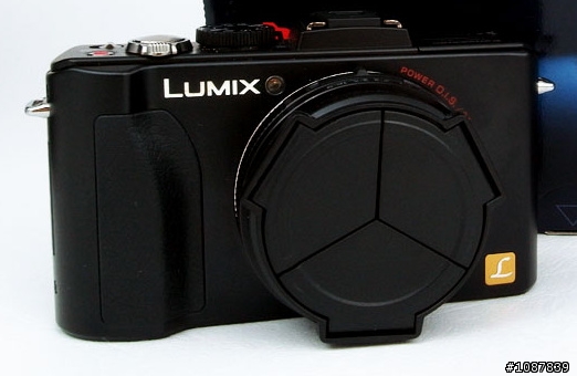 LX5 之「寫輪眼」自動鏡頭蓋