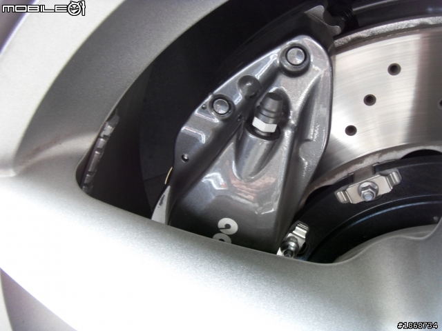 偷拍到的 SAAB 新 95 2.8 AERO