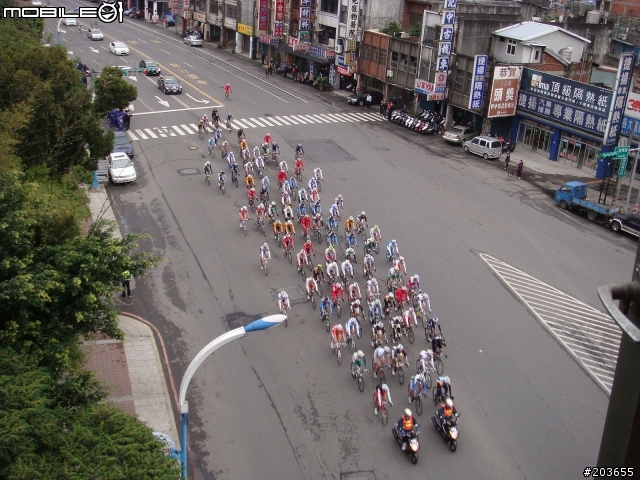 2011國際自由車環台賽  由龜山進入桃園市