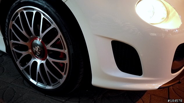 [開箱][圖超多]全台第一開箱,Fiat 500 Abarth 性能毒蠍!