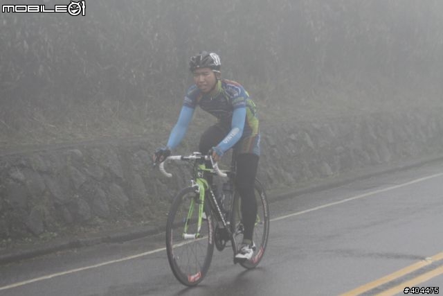 2011 環台賽 最終站...  霧茫茫 小油坑 400M 前 終點前!  台灣選手 加油