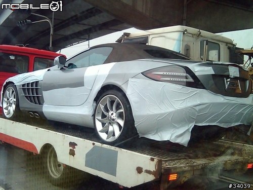 受驚！ 剛看見的 MERCEDES BENZ SLR ROADSTER
