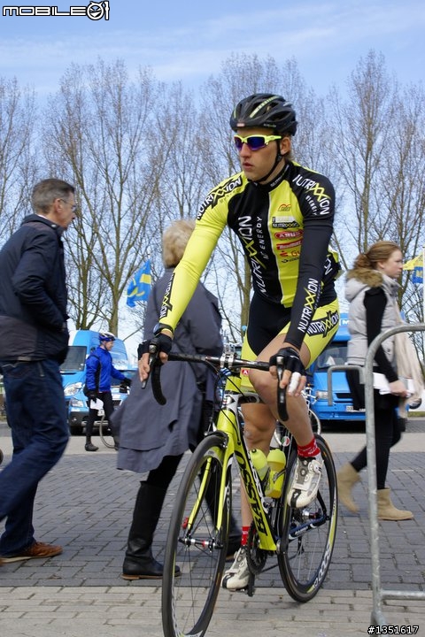 [分享] BASSO ASTRA TEAM EDITION  (2010環中國賽黃衫車)