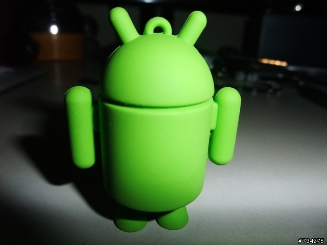 ［小驚喜］Android 薑餅人4G隨身碟 - 開箱(袋)