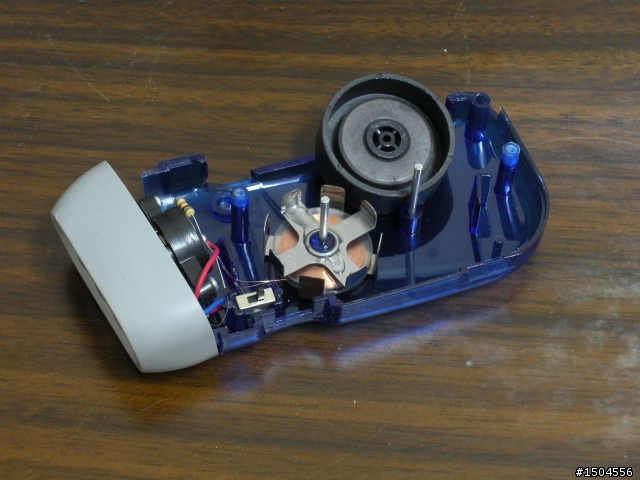 真假?買手搖手電筒需好好比較