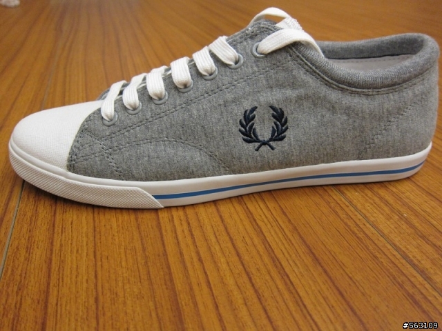 [熊分享] Fred Perry 帆布鞋
