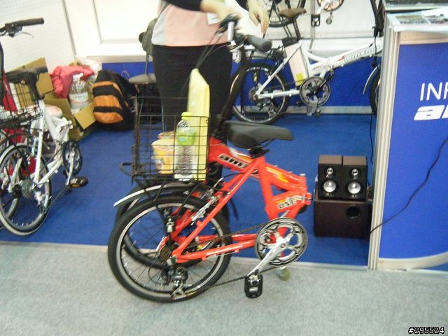 [情報] 很遲來的2011車展小輪車專門