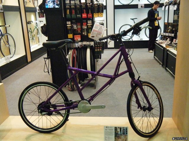 [情報] 很遲來的2011車展小輪車專門