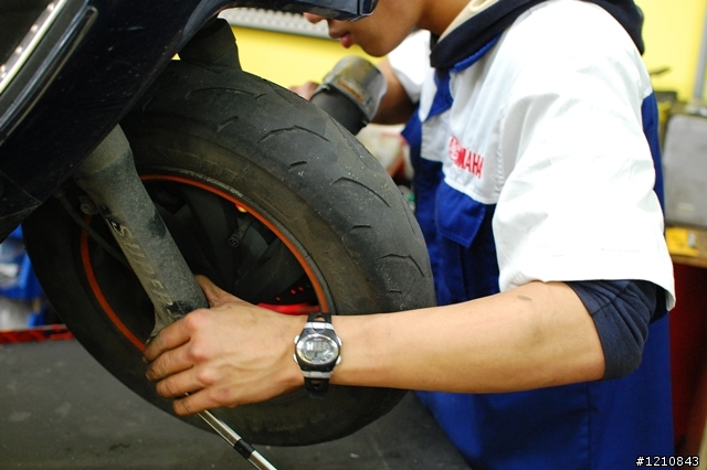 [保養分享] GSR 3萬公里保養 --- 更換前後輪，10吋胎車可參考