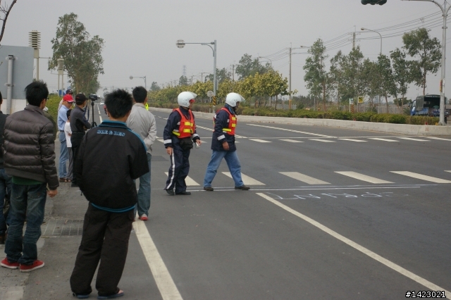 2011環台賽高雄情人碼頭衝刺點+世運終點站照片(補上影片)