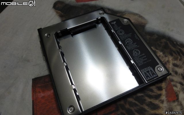 [分享] MacBook Pro 15" 改機文(加RAM、SSD、雙硬碟)