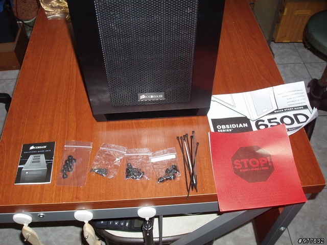 [不專業開箱]海盜機殼又一新作-黑曜石系列 CORSAIR 650D開箱