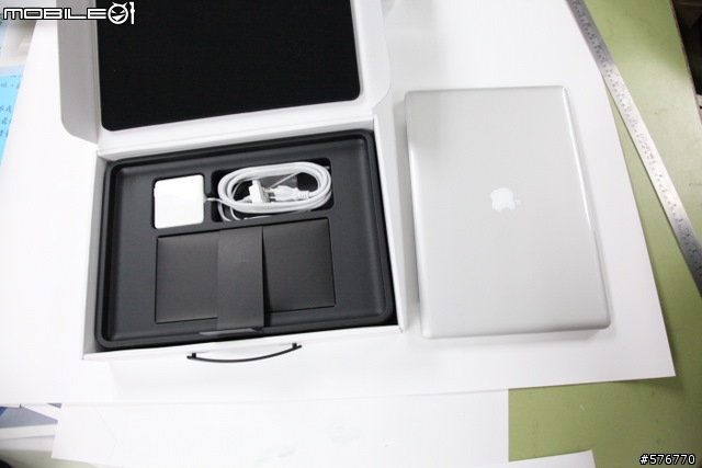 [開箱]2011 Macbook Pro 17" 臺灣客製化版本到貨!!