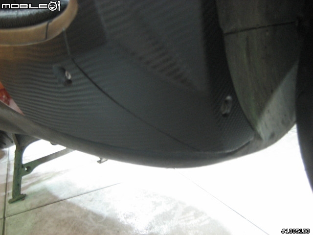 新勁戰犁田之卡夢DIY遮傷~*(03.07更新輪框反光條、黑殼補修)