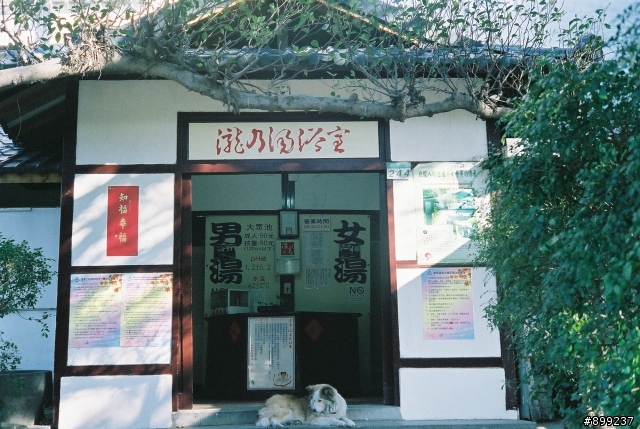 我的第一台"萊卡"canonet QL17  生於1965年 同場現映 canon flash unit J-2 古董閃燈 新增照片canonet QL17  第一捲