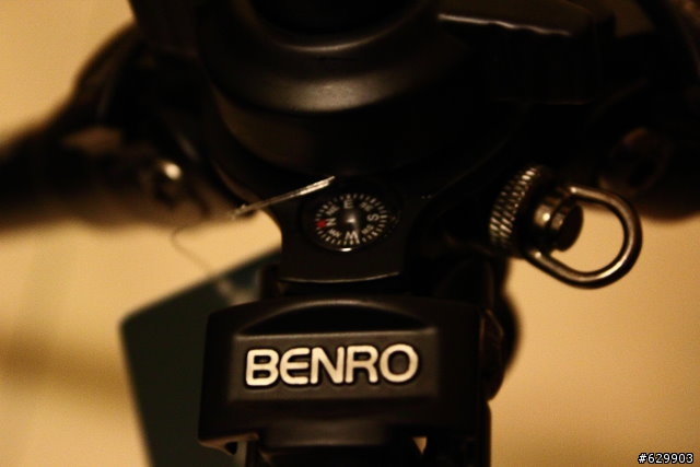 「窮人」單眼的神兵利器 -- BENRO 高C/P 腳架 !!!